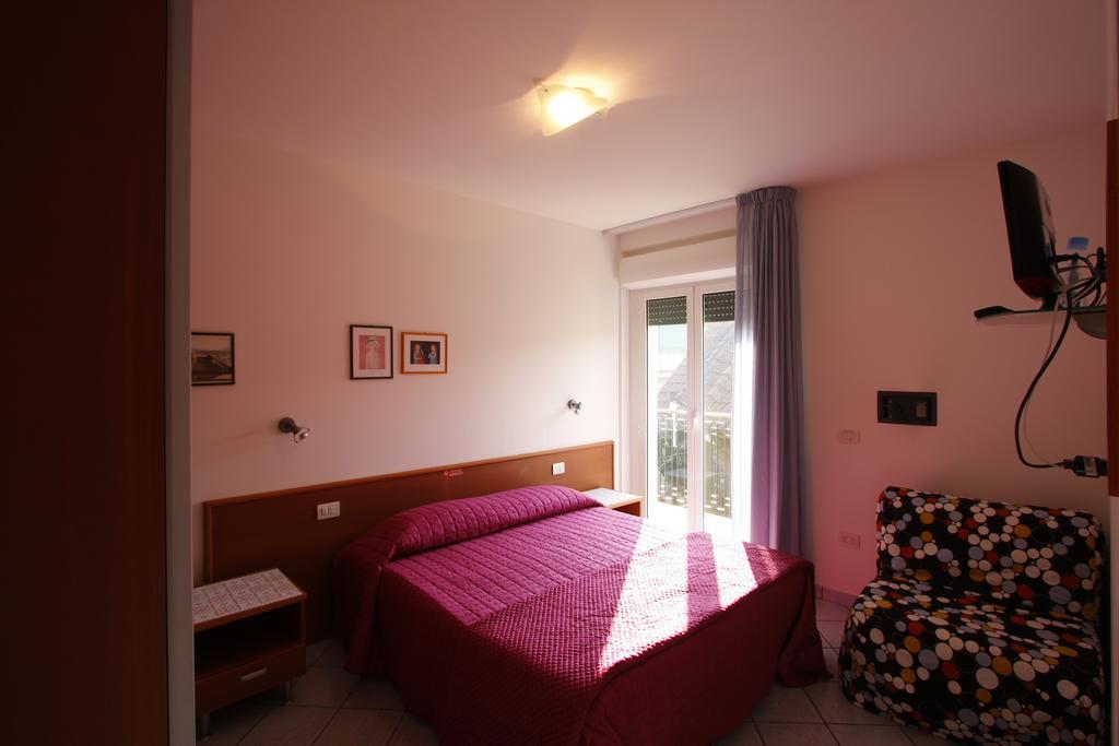 Casa Vacanze Villa Spina San Benedetto del Tronto Pokoj fotografie